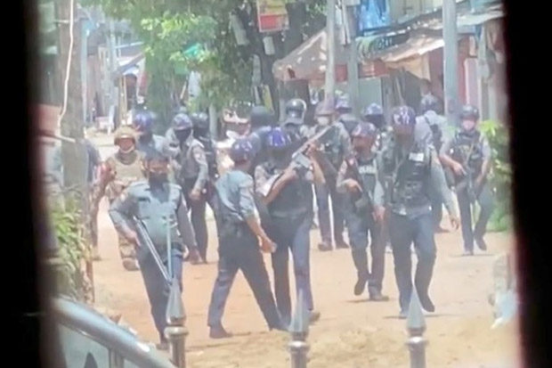 Junta Myanmar Semakin...