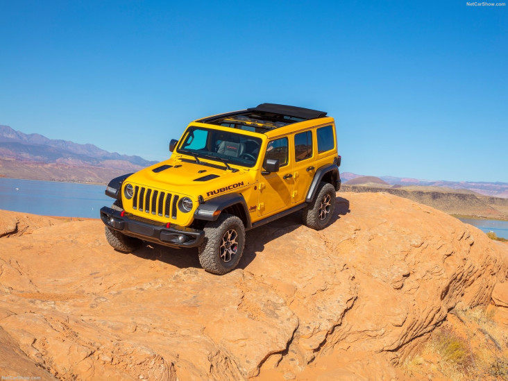Ajaib, Jeep Lolos dari...