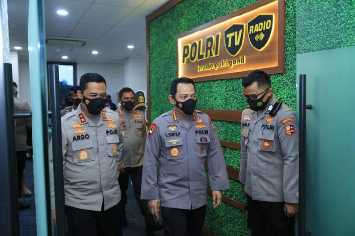 Ini Program TV dan Radio...