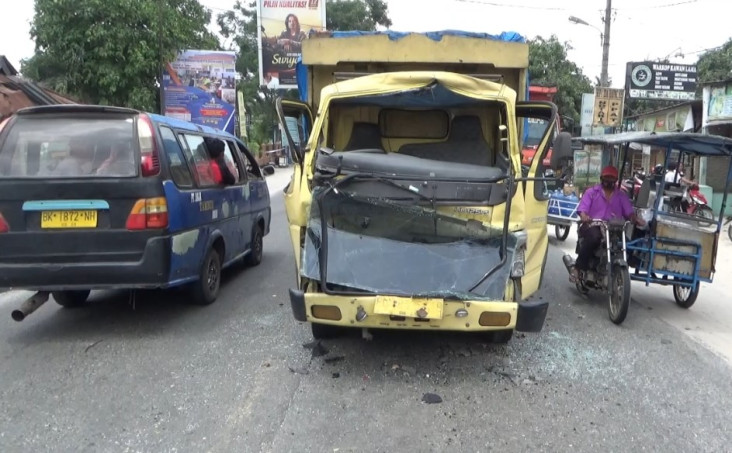 Tragis! Sopir Truk Terjepit...