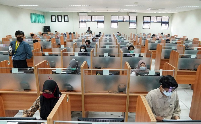 UTBK SBMPTN Dimulai,...