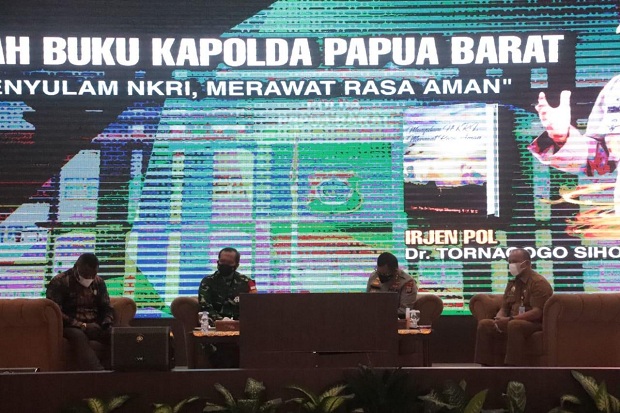 Bedah Buku Kapolda Papua...