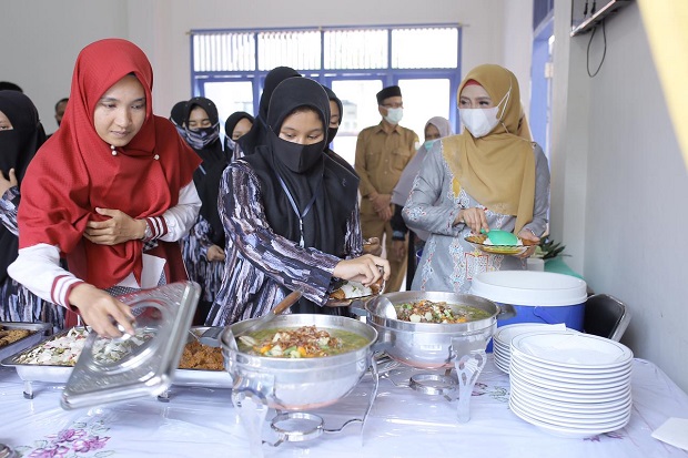 Ketua Dekranasda Aceh...