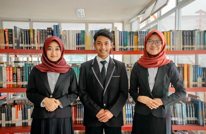 Eliminasi 27 PT, Mahasiswa...