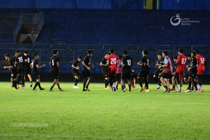 Tatap Semifinal Kontra...