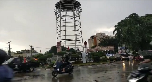 Viral dan Bikin Gaduh,...