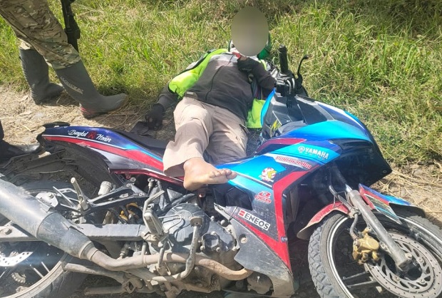 Papua Gempar, Tukang...