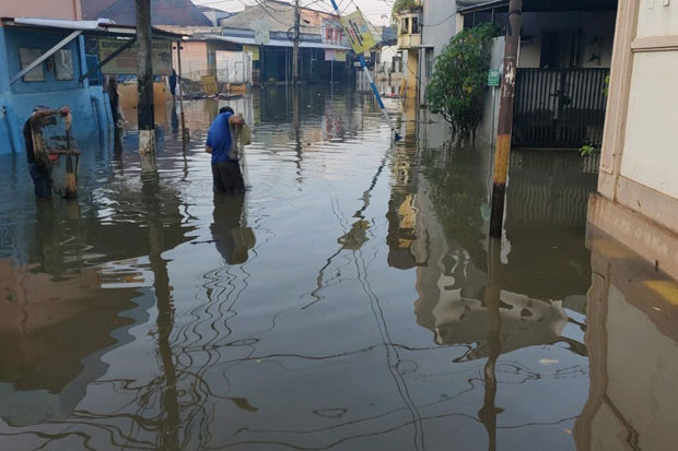 Mulai Surut, Banjir...