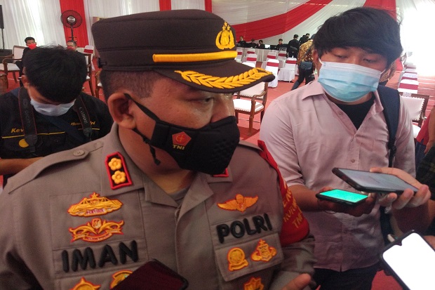 Komplotan Perampok Berpistol...