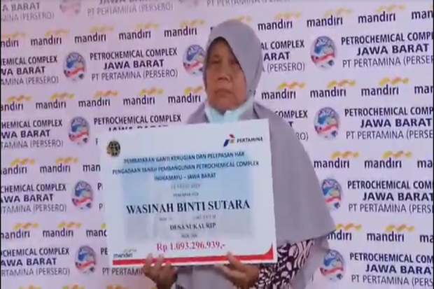 Indramayu Gempar, Warga...
