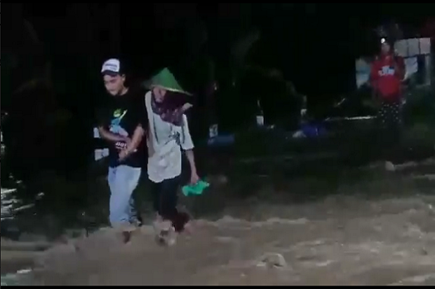 Banjir Terjang Madiun,...