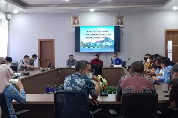 Rapat dengan Kemenko...