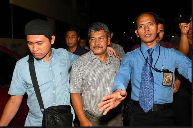 Dituntut 8 Tahun Penjara,...