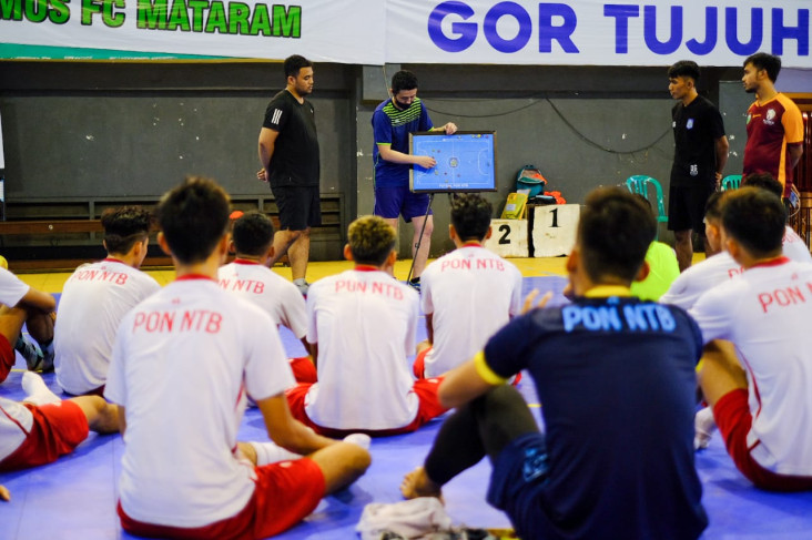Coaching Clinic dari...