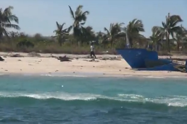 Pulau Kera Usai Dihantam...