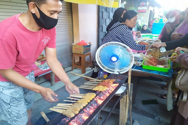 Sate Susu Sapi, Takjil...