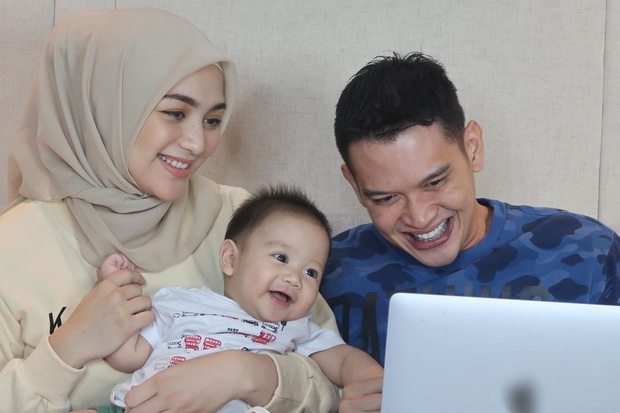 5 Pasangan Selebritas...