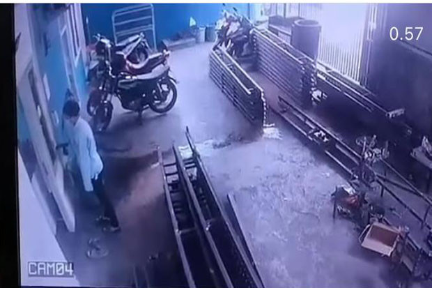 Bermodus Cari Kosan,...