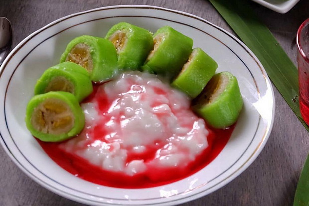 Nikmatnya Es Pisang...