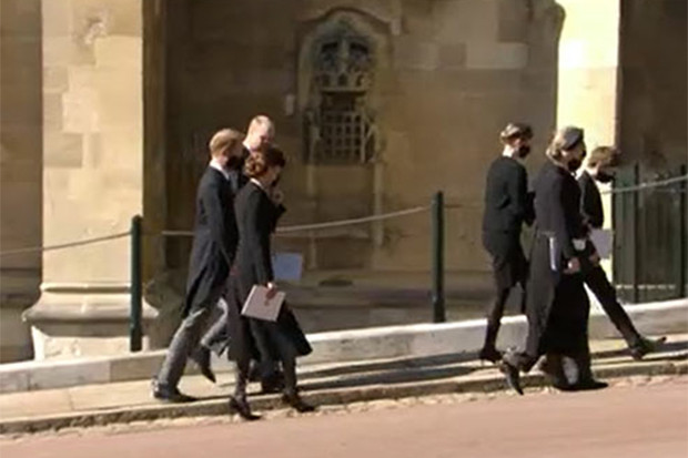 Menit-Menit Kate, Harry,...