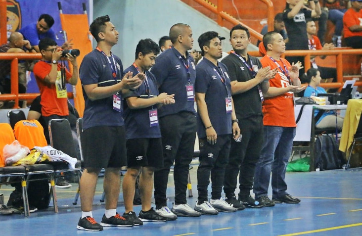 Head Coach Black Steel:...
