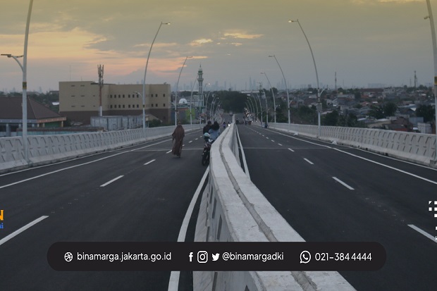 Pengemudi Dilarang Swafoto...