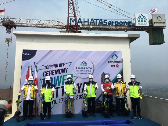 Perumnas Gelar Topping...