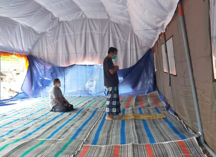 77 Tempat Ibadah di...
