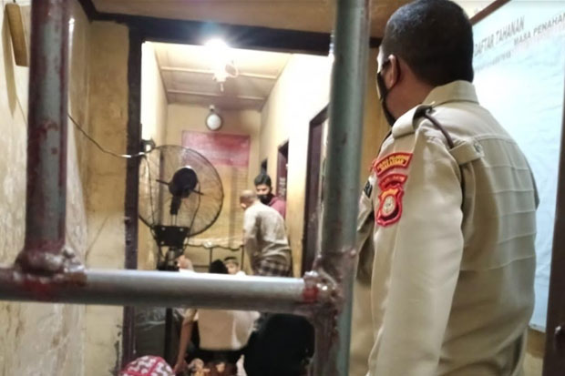 Tahanan Polres Pelabuhan...