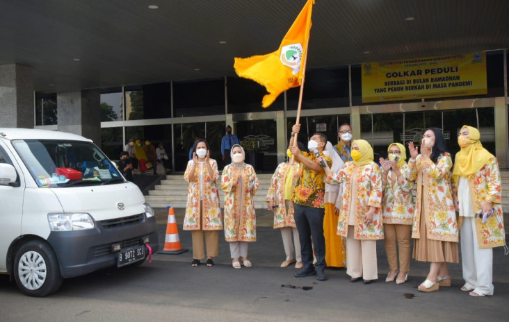 Para Istri Anggota Fraksi...