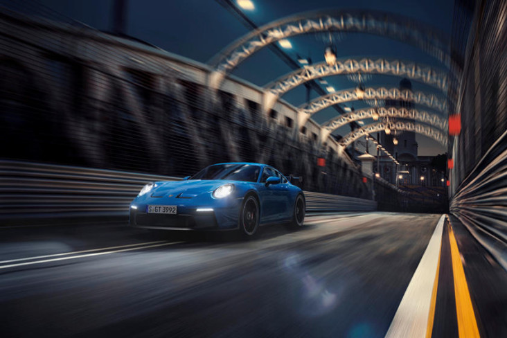 Porsche Gunakan Perangkat...