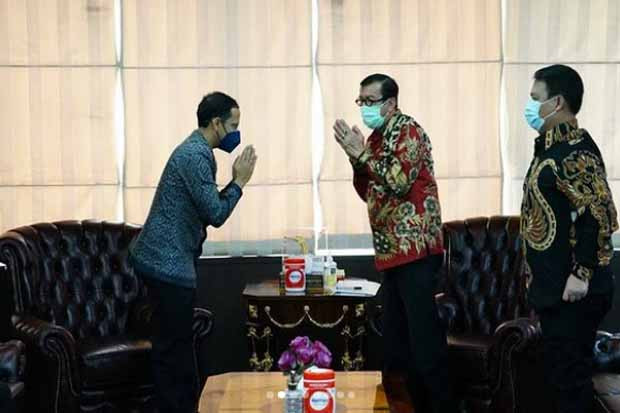 Temui Yasonna, Nadiem...