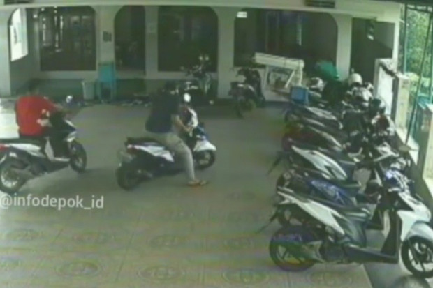 Pura-pura Berwudhu,...