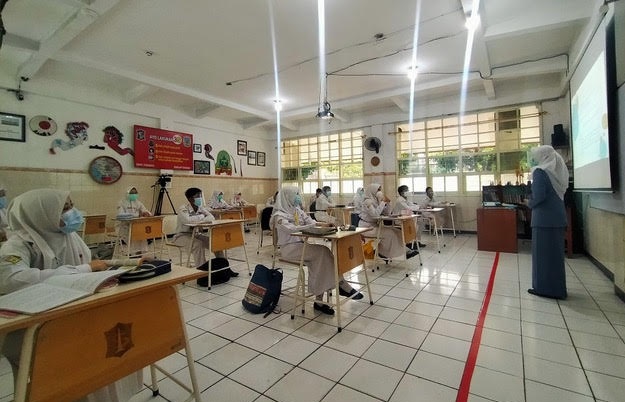 Ujian Nasional Ditiadakan,...
