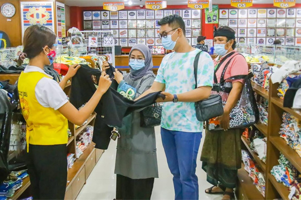 Pandemi Mengimbas Pariwisata...