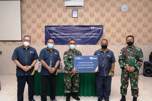 Salurkan Bantuan ke...