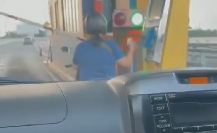 Nah Lho! Emak-emak Naik...