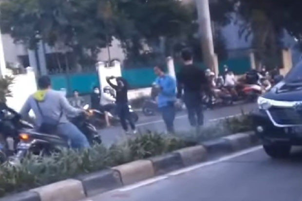 Tak Dijaga Polisi, Balapan...