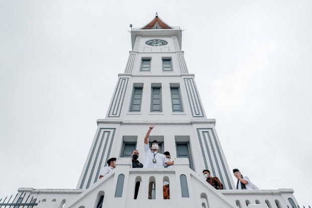 Sandiaga Uno: Fauzi...