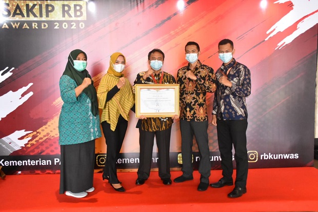 Kabupaten Sumedang Menerima...