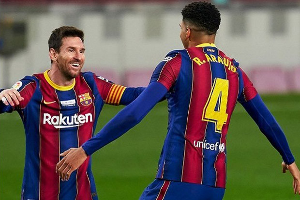 Bisikan Messi Disambut...