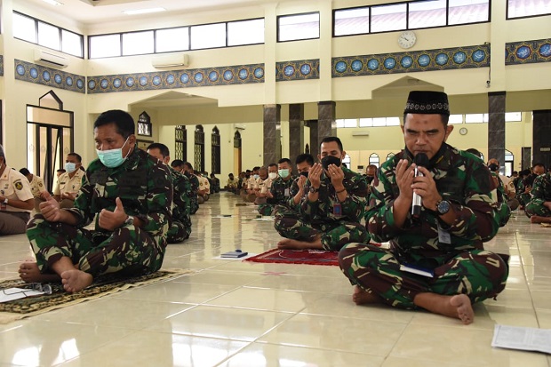 Seluruh Prajurit TNI...