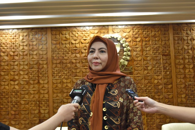 Ketimbang Bikin Resah,...