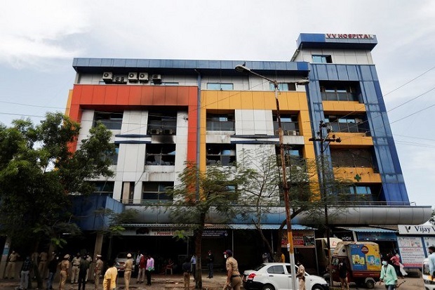 Rumah Sakit India Terbakar,...