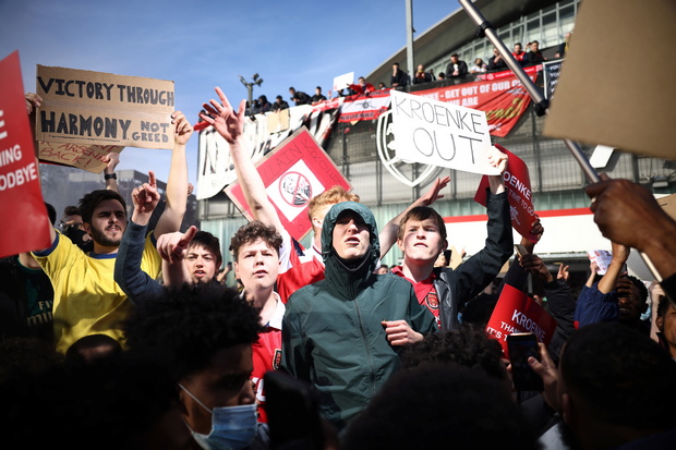 Arsenal vs Everton Diwarnai...
