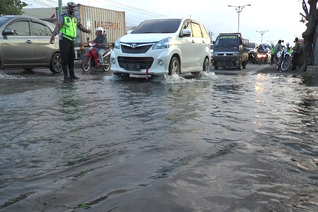 Banjir Rob Setinggi...
