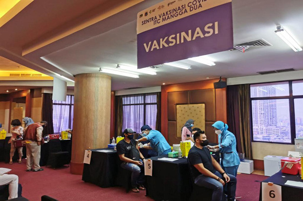 Ribuan Pekerja di Mal...