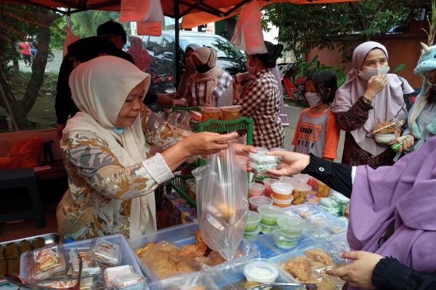 Berkah Ramadan, Pedagang...