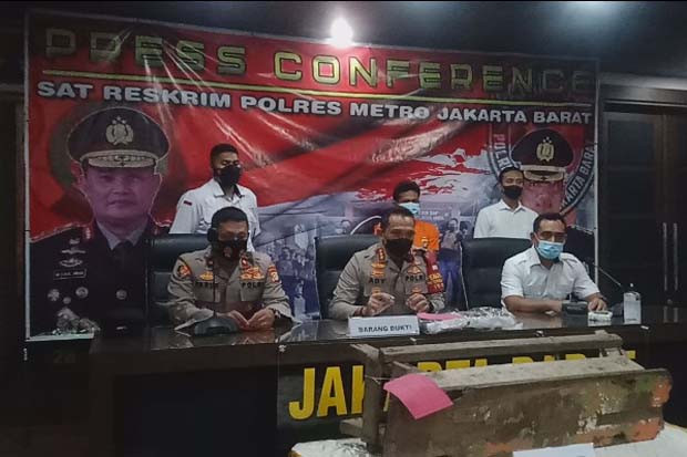 Pelaku Pembunuhan di...