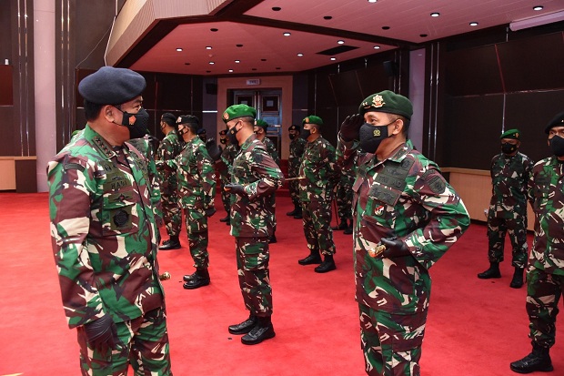 34 Pati TNI Naik Pangkat,...